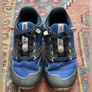 Kids Merrell hiking shoes 10 wide